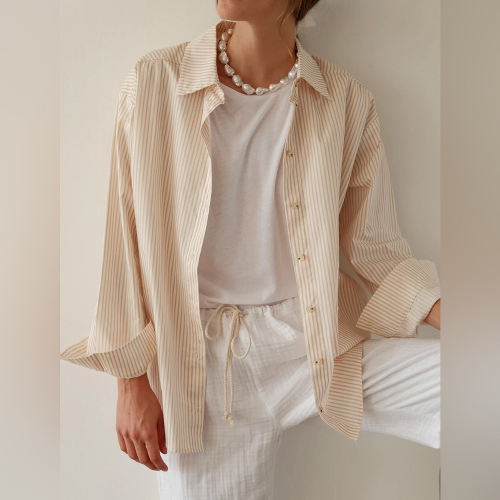 Donni. The Pop Button Down